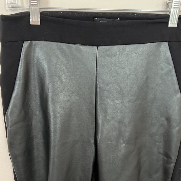 RW & CO l Pleather Front Black Leggings - Picture 2 of 6